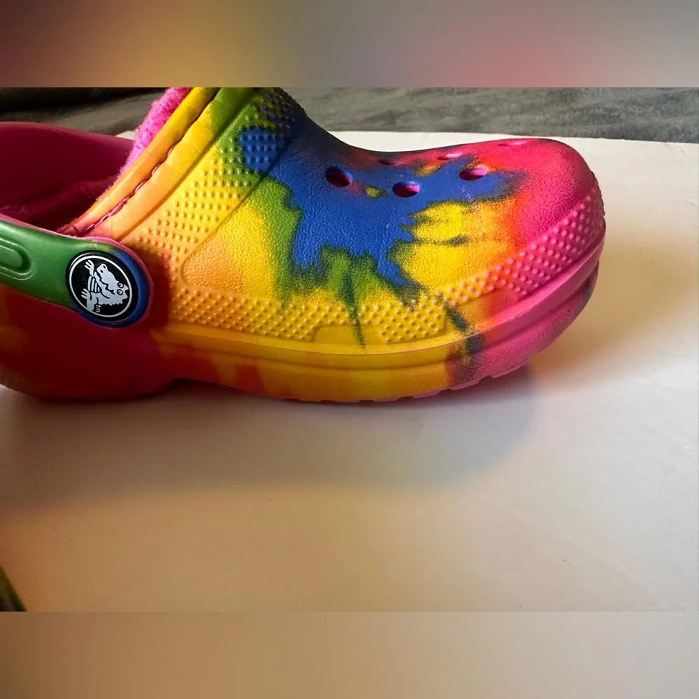 CROCS Kids Tie-Dye Multi-Color Fuzzy Lined Clogs - Pink, Blue, Yellow, Green